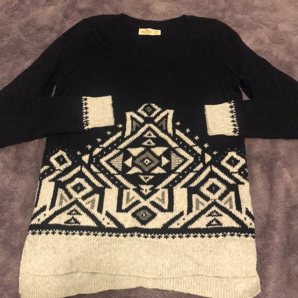 Hollister sweater size M